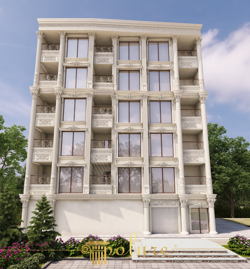 Altı katlı binanın dış cephesinde dekoratif amaçlı uygulanan pencere taçları, poliüretan söveler ve boydan boya uzanan pilaster sütunlar.