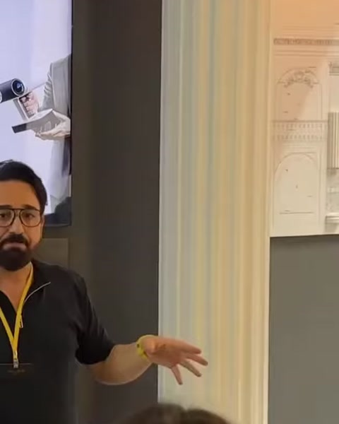 Klasik Sütunlu Fuar Tasarımı ile Zarif Mekânlar — 0:20