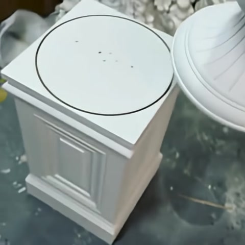 Poliüretan Üzeri Plastik Saksı, Dekoratif Dış ve İç Mekan Saksılarının İmalatı Fabrikadan Halka — 0:05