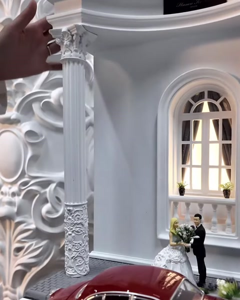 Elde tutulan ölçekli sütun modeli gerçek sütunla karşılaştırılıyor.