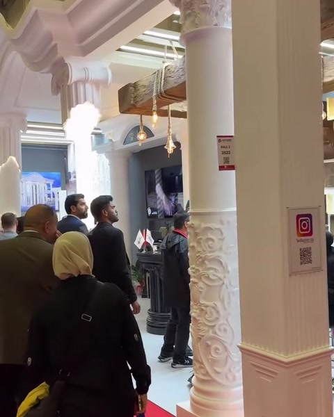 Bezeme detaylı sütun kaidesi ve yivli gövde uygulaması