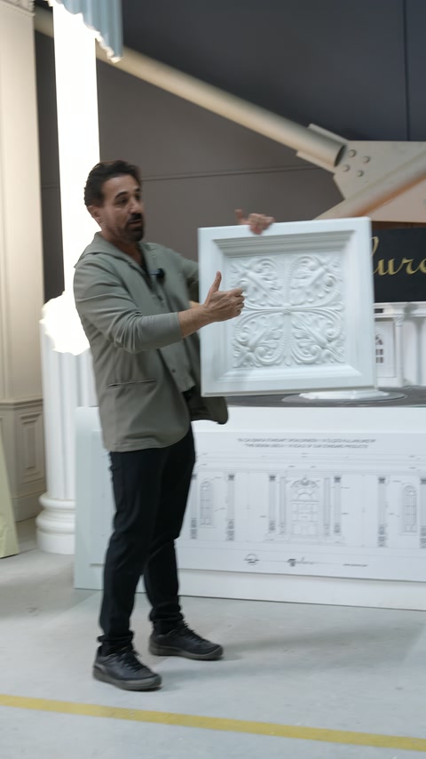 Çiçek motifli kare kubbe paneli üretim alanında tanıtılıyor
