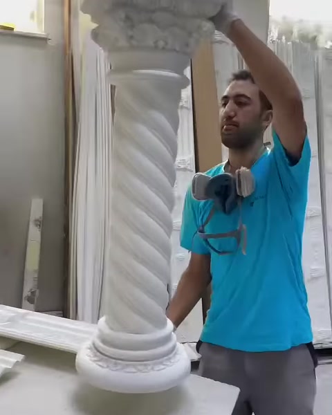 Usta uzun burgulu sütunu dik konumda dikkatle kontrol ediyor