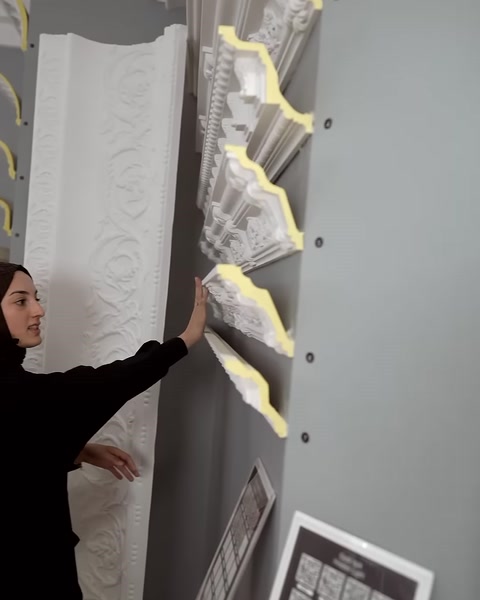Farklı kalınlık ve desenlerde kartonpiyer kesitleri yandan gösteriliyor