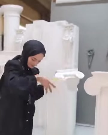 Sunucu, sütun başlığındaki çıkıntılı form detaylarını işaret ediyor
